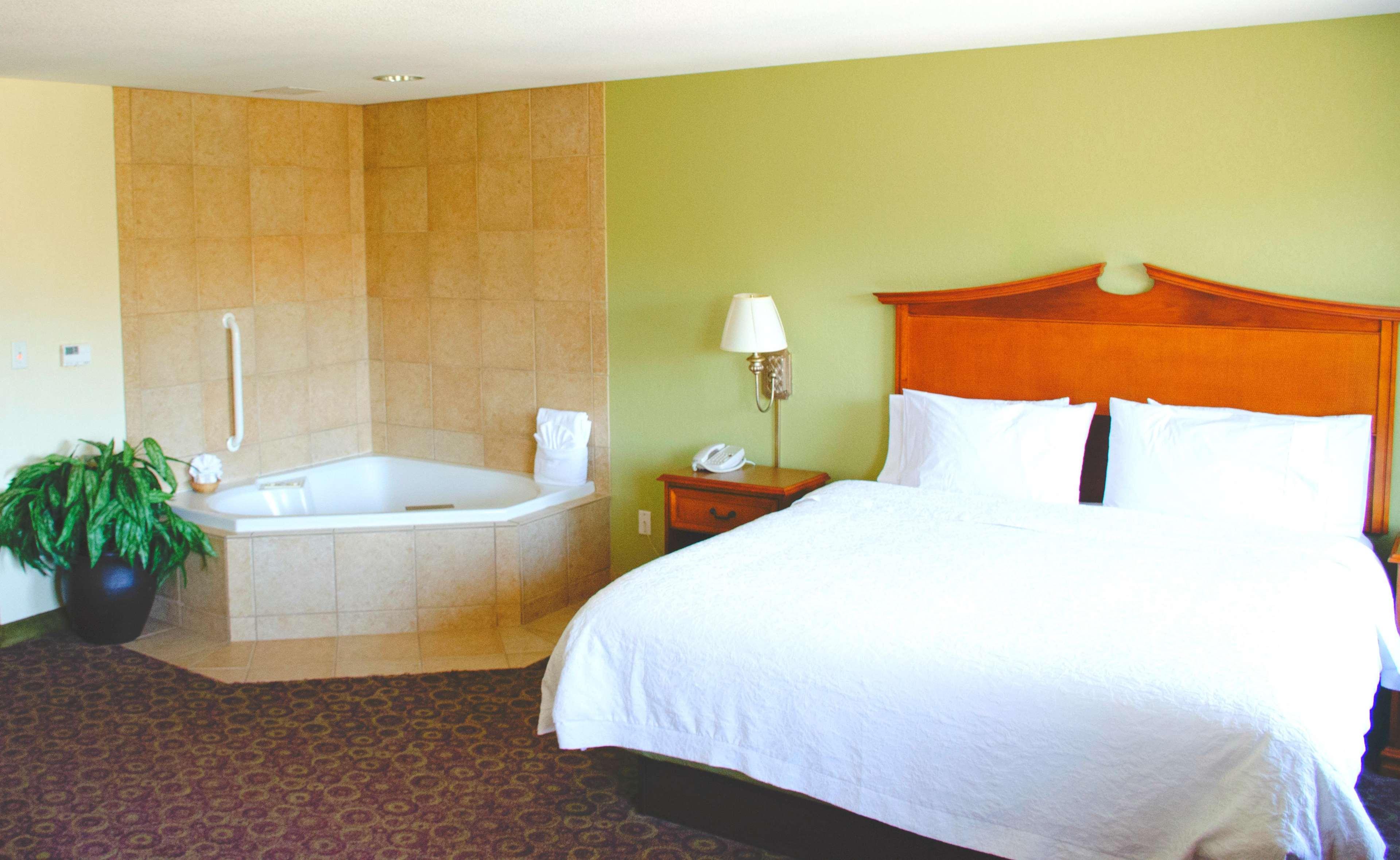 Hampton Inn & Suites College Station Bagian luar foto