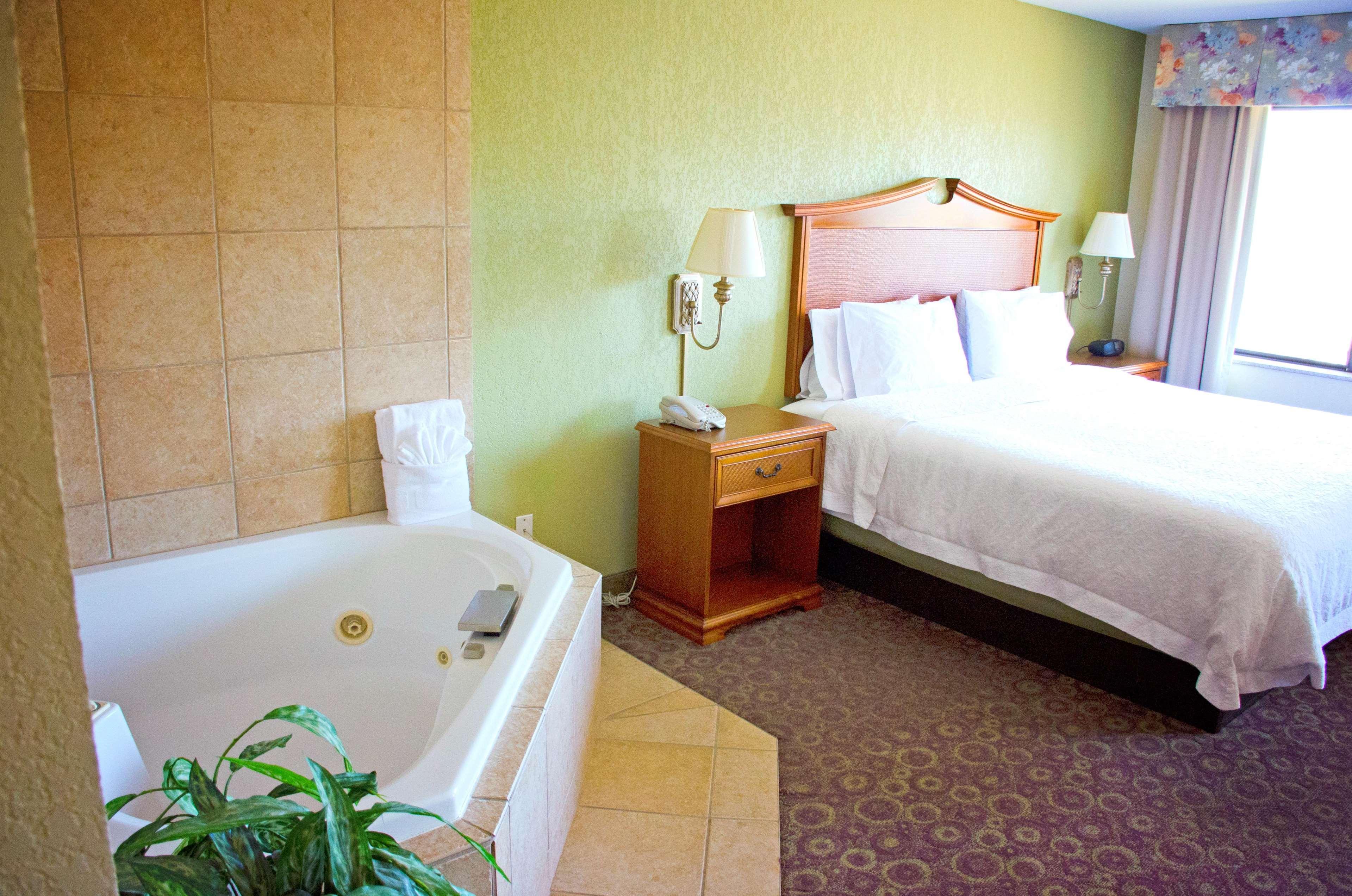 Hampton Inn & Suites College Station Bagian luar foto