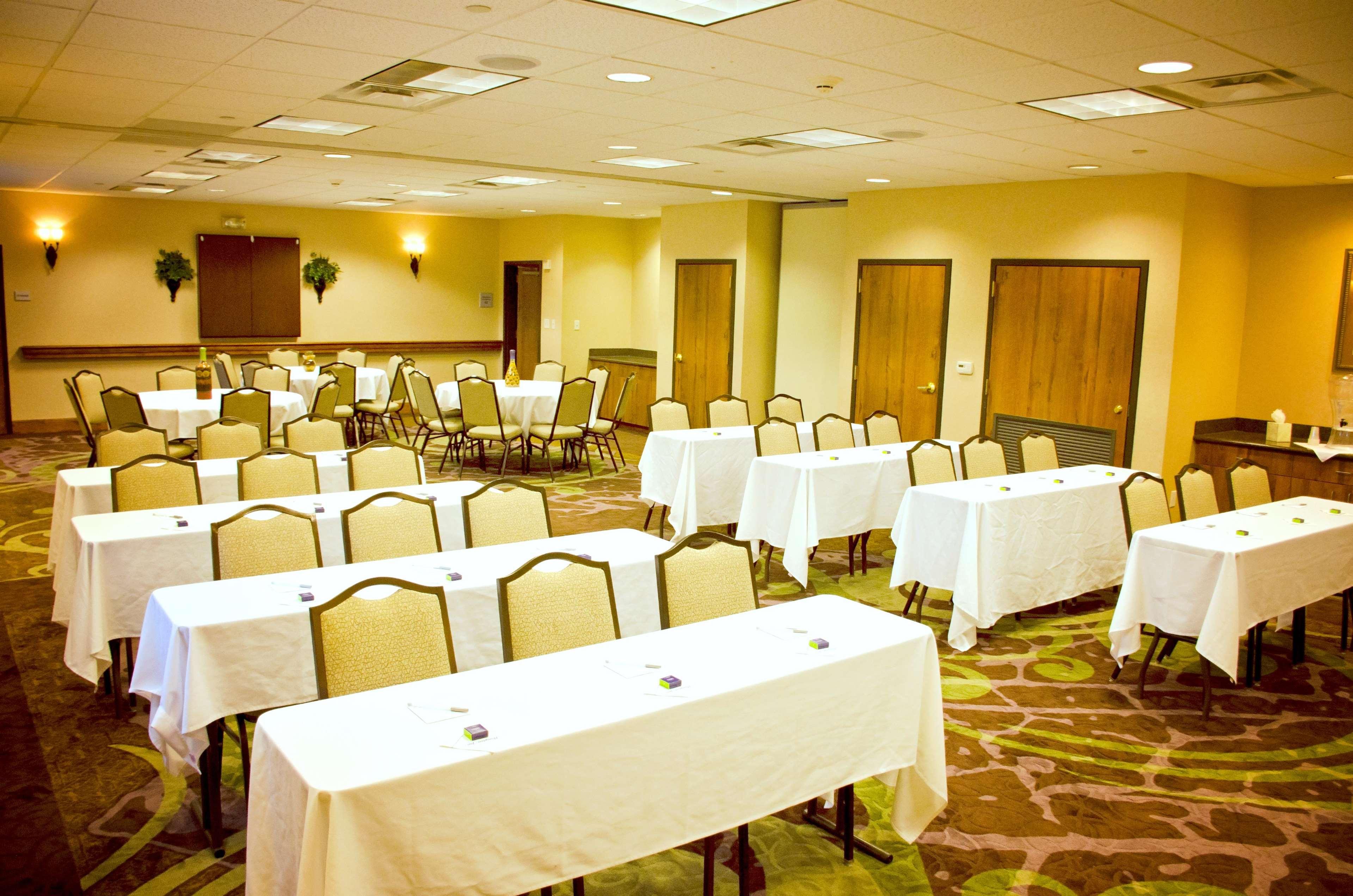 Hampton Inn & Suites College Station Bagian luar foto