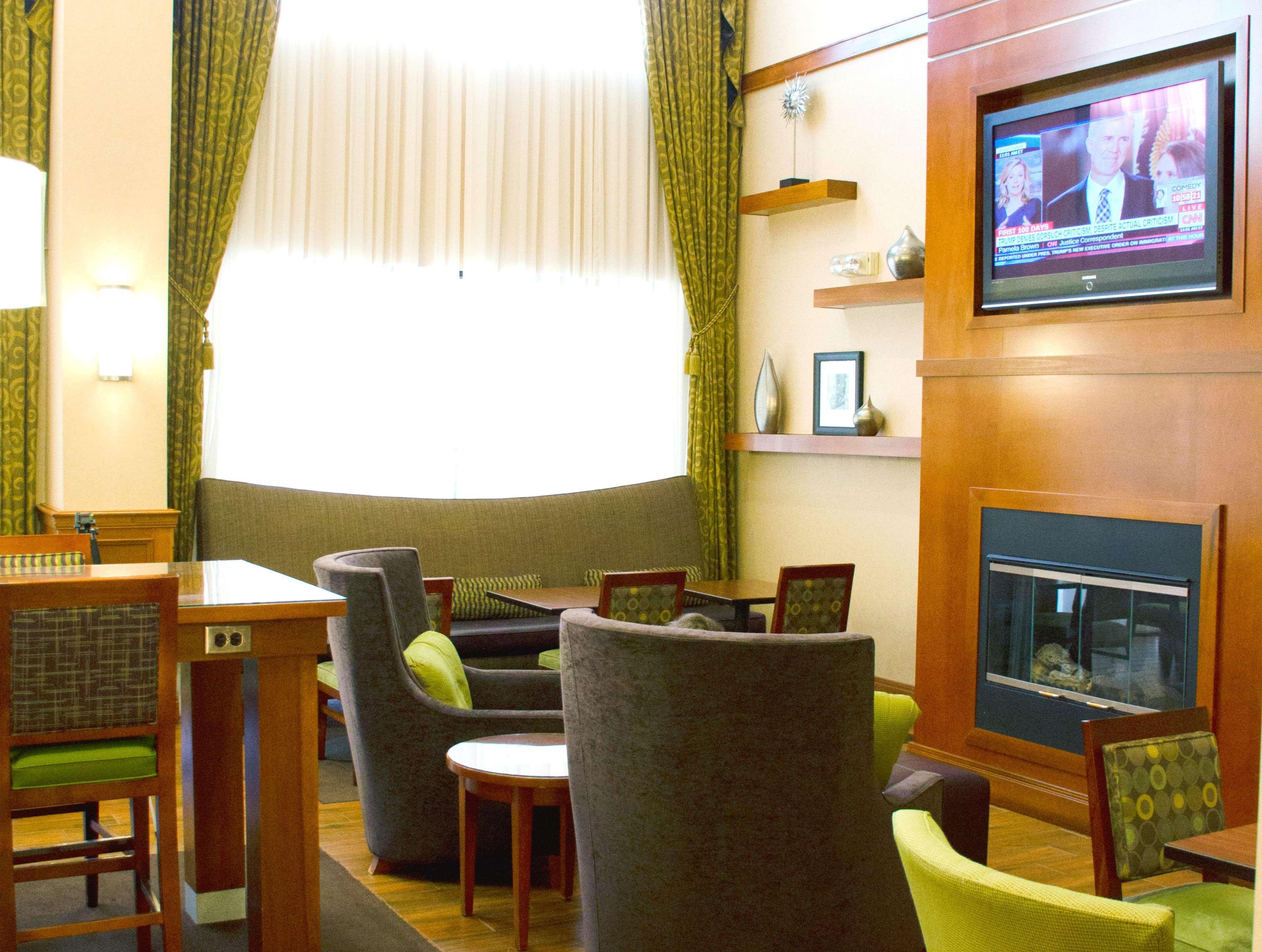 Hampton Inn & Suites College Station Bagian luar foto