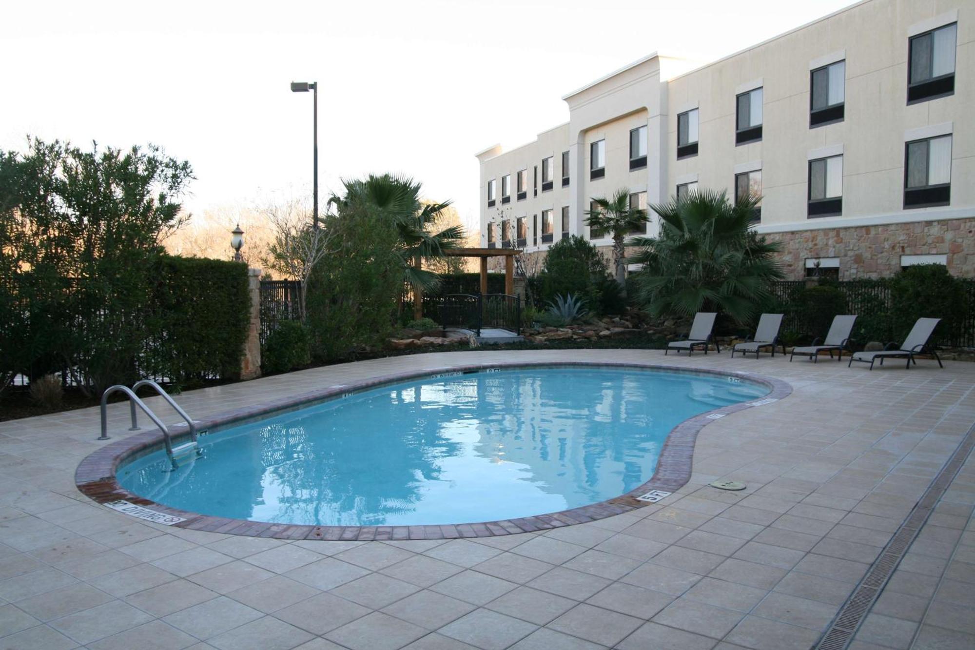 Hampton Inn & Suites College Station Bagian luar foto